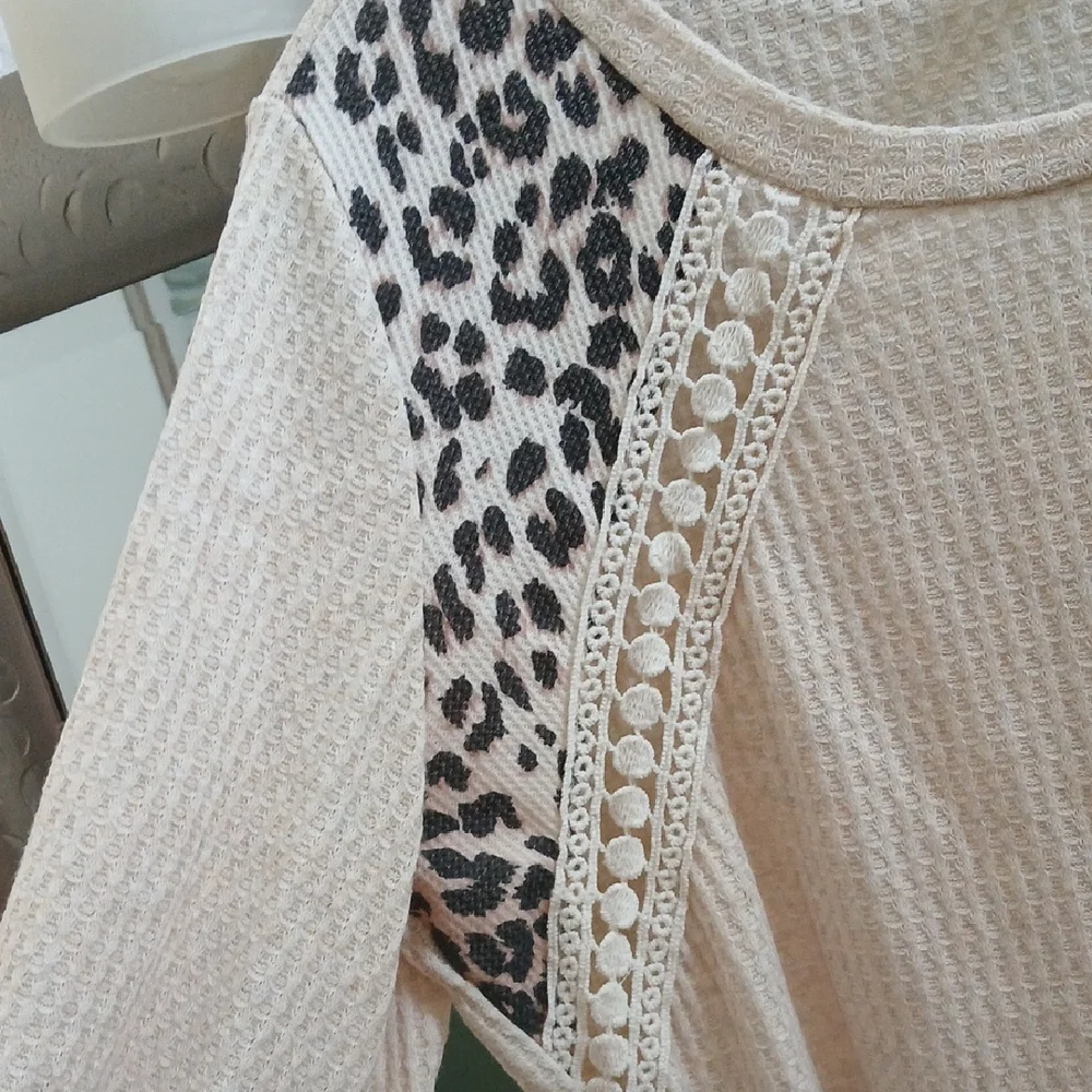 BiBi Beige Sweatshirt with Leopard Print and Lace - Picture 3 of 6
